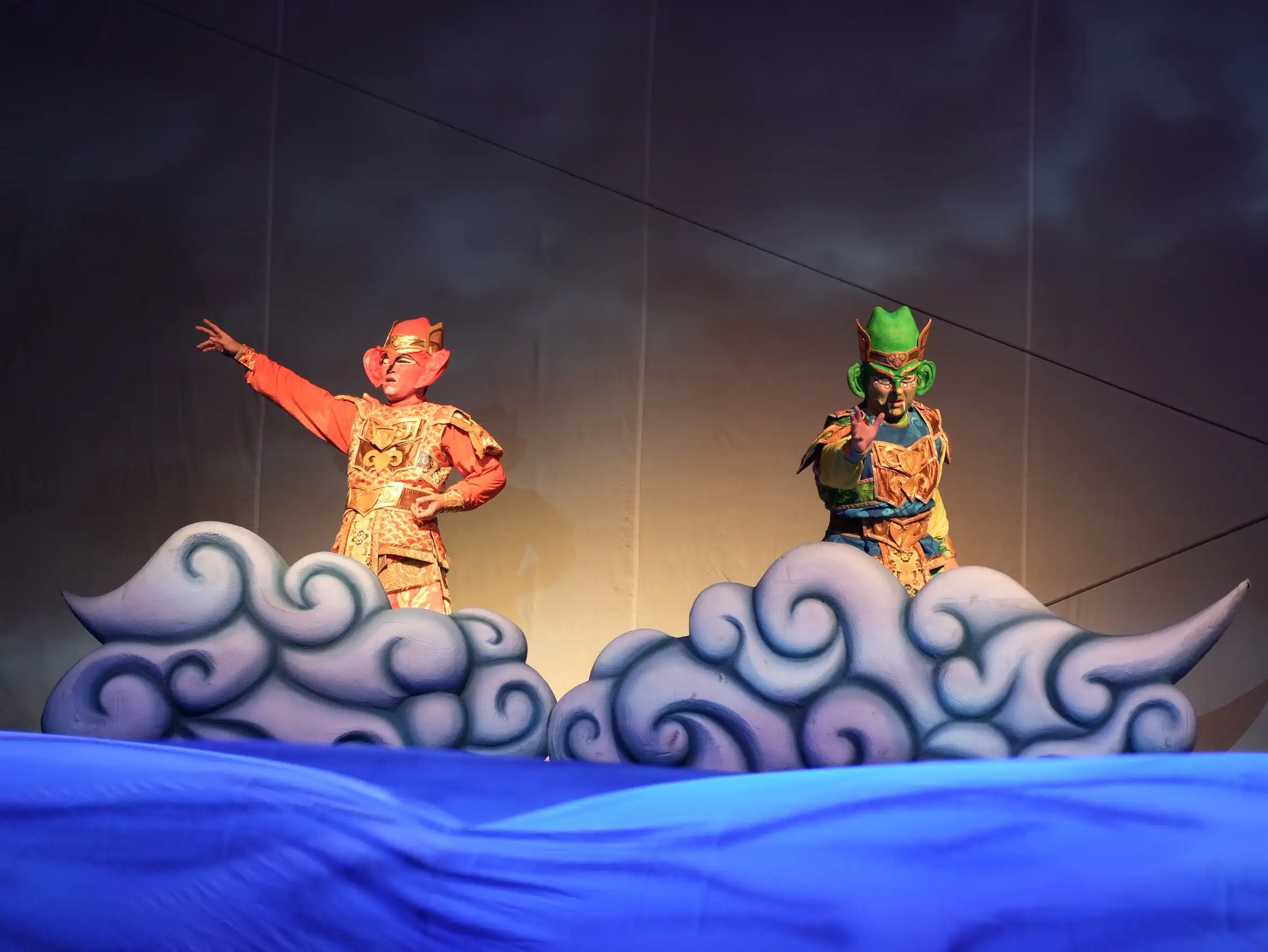 紙風車劇團來了!「順風耳的新香爐」11月7日東石國中登場。(圖/紙風車劇團 提供)