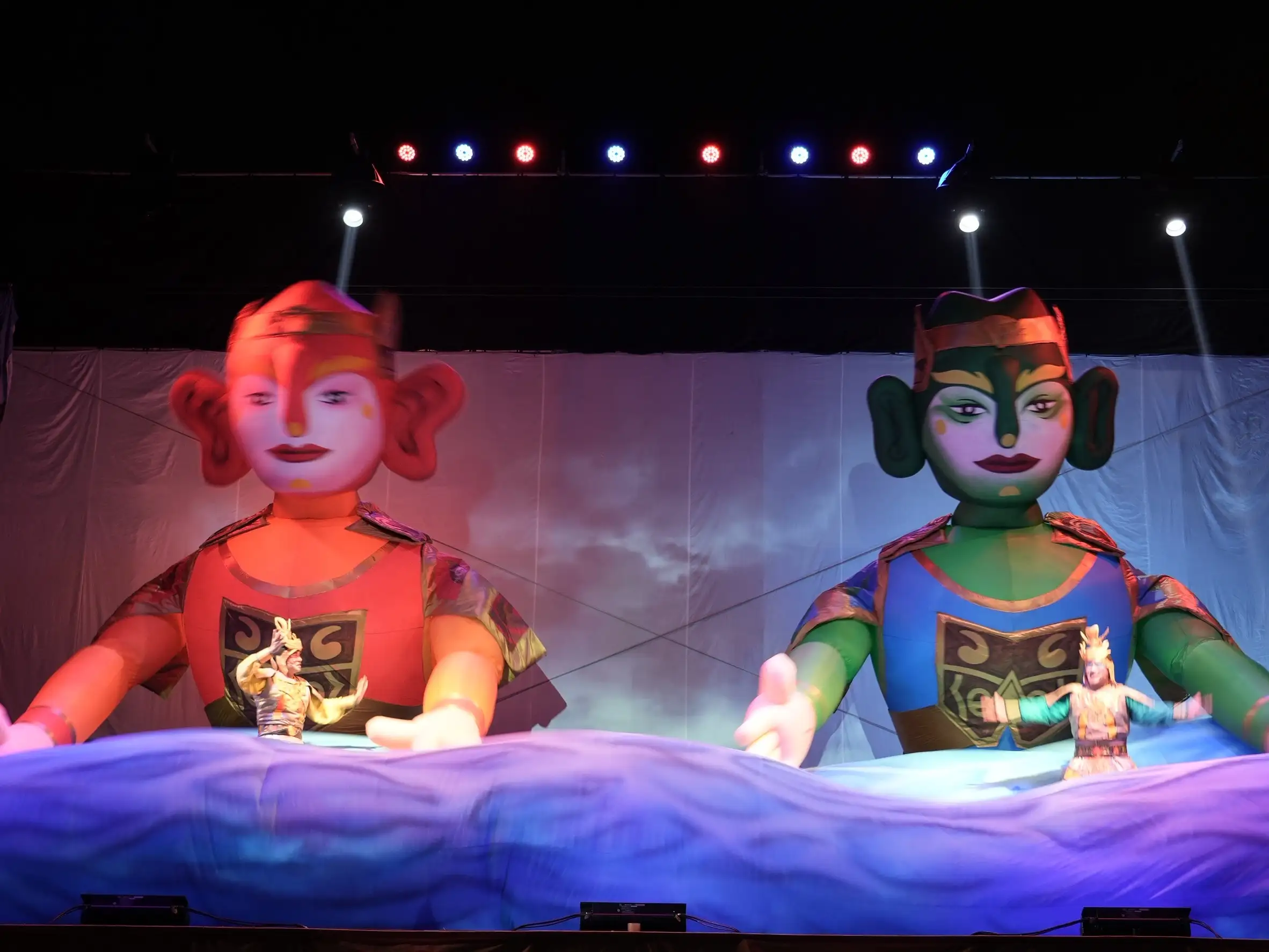 紙風車劇團來了!「順風耳的新香爐」11月7日東石國中登場。(圖/紙風車劇團 提供)