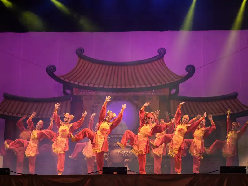 紙風車劇團來了!「順風耳的新香爐」11月7日東石國中登場