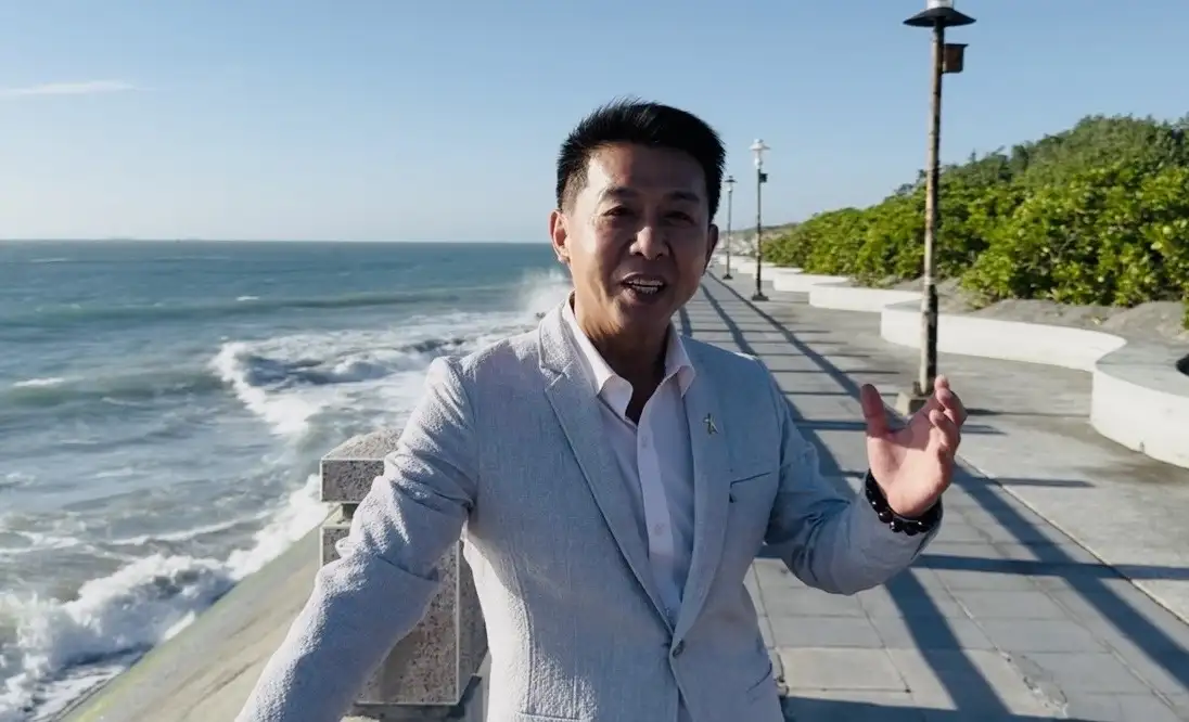 立委許智傑提出首支市長參選政策影片，以高雄港再起為願景。（許智傑提供）