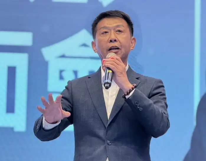 立委許智傑表示，希望推動「教育三枝箭」，讓孩子在具備國際競爭力的同時，也能保有珍貴的品德倫理觀念。（記者吳文生攝）