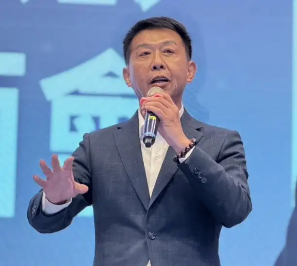 立委許智傑跨黨派服務廣受肯定，多家媒體評為「高雄最大公約數」。（許智傑辦公室提供）