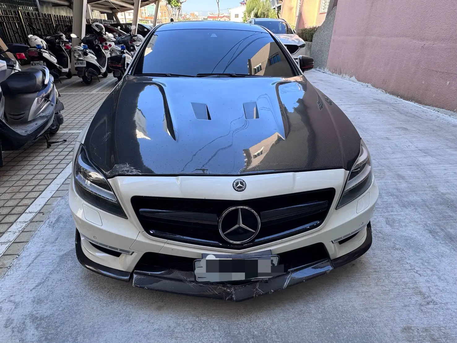 查扣之BENZ車輛、手機與點鈔機等證物已提送檢方，作為後續偵辦之重要證據。(圖/電信偵查大隊 提供)