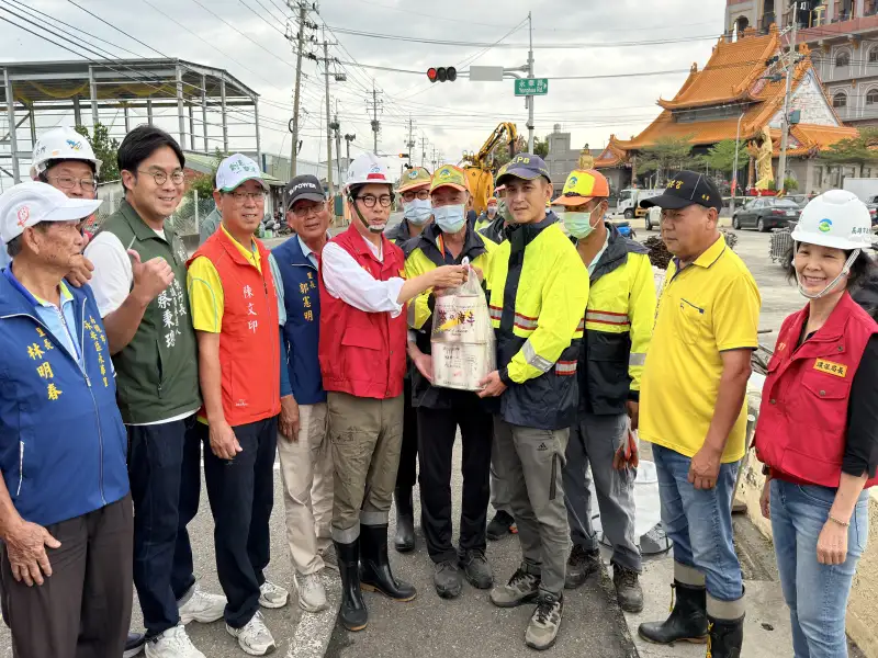 陳其邁視察永安排水防颱整備　籲市民提高警覺嚴防鳳凰颱風